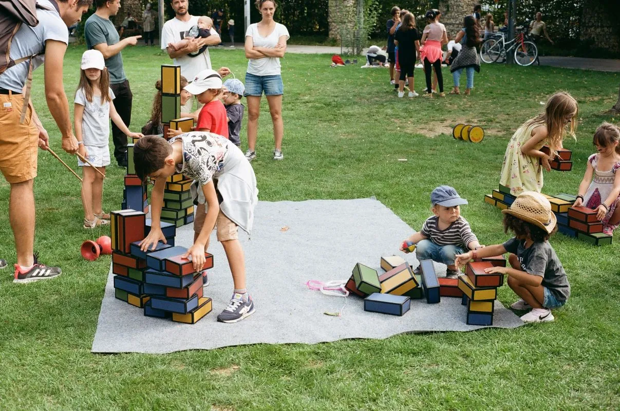 /history/2022_Erstes Sommerfest_Stadtpark_Spiel.webp